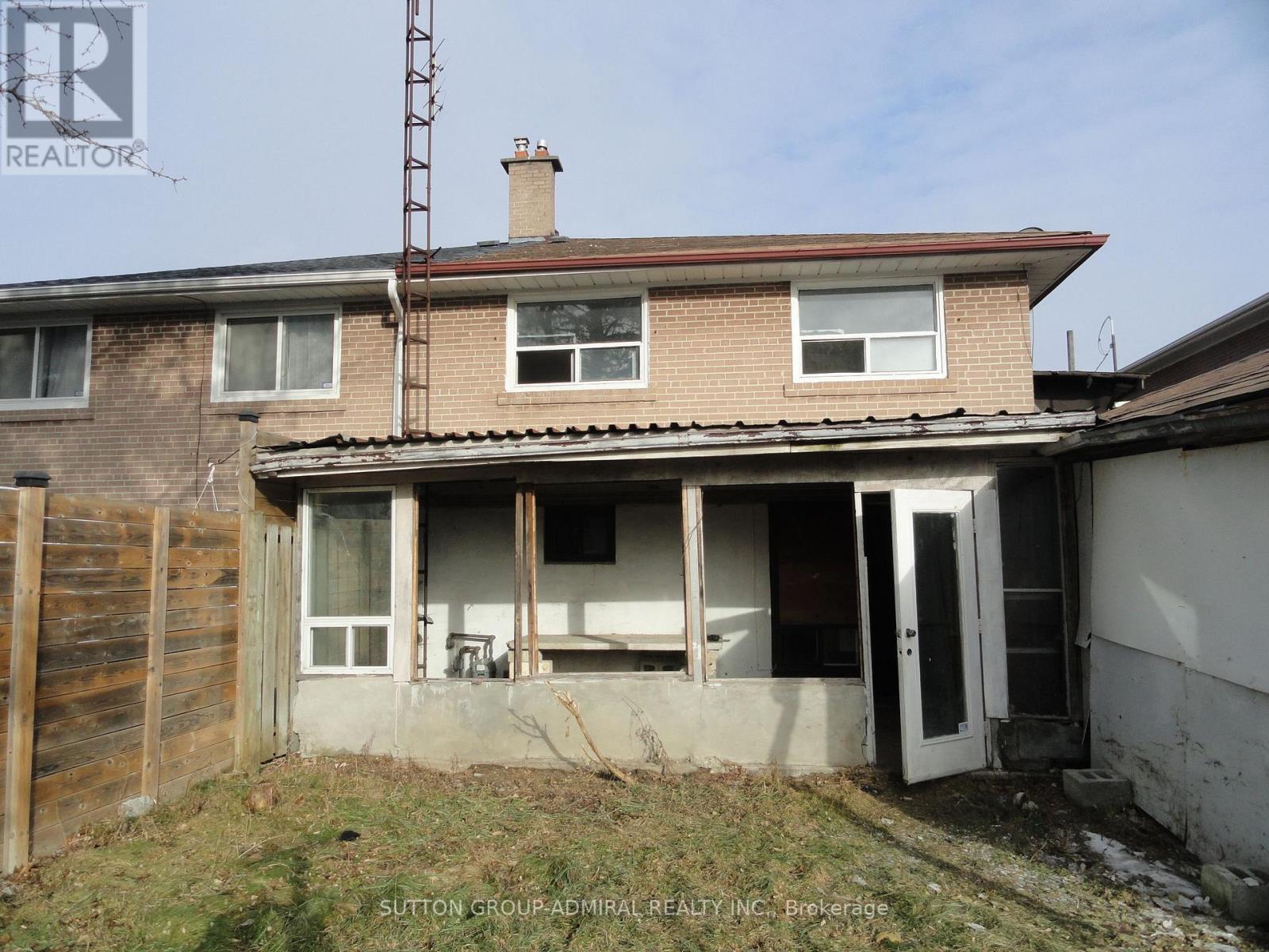 205 St Lucie Drive, Toronto, ON - Outdoor