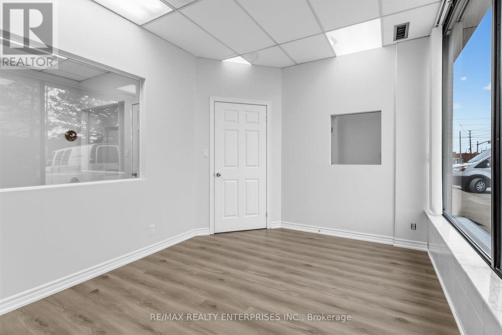 5135 Tomken Road, Mississauga, ON