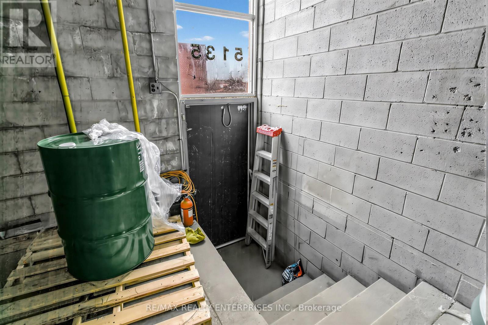 5135 Tomken Road, Mississauga, ON