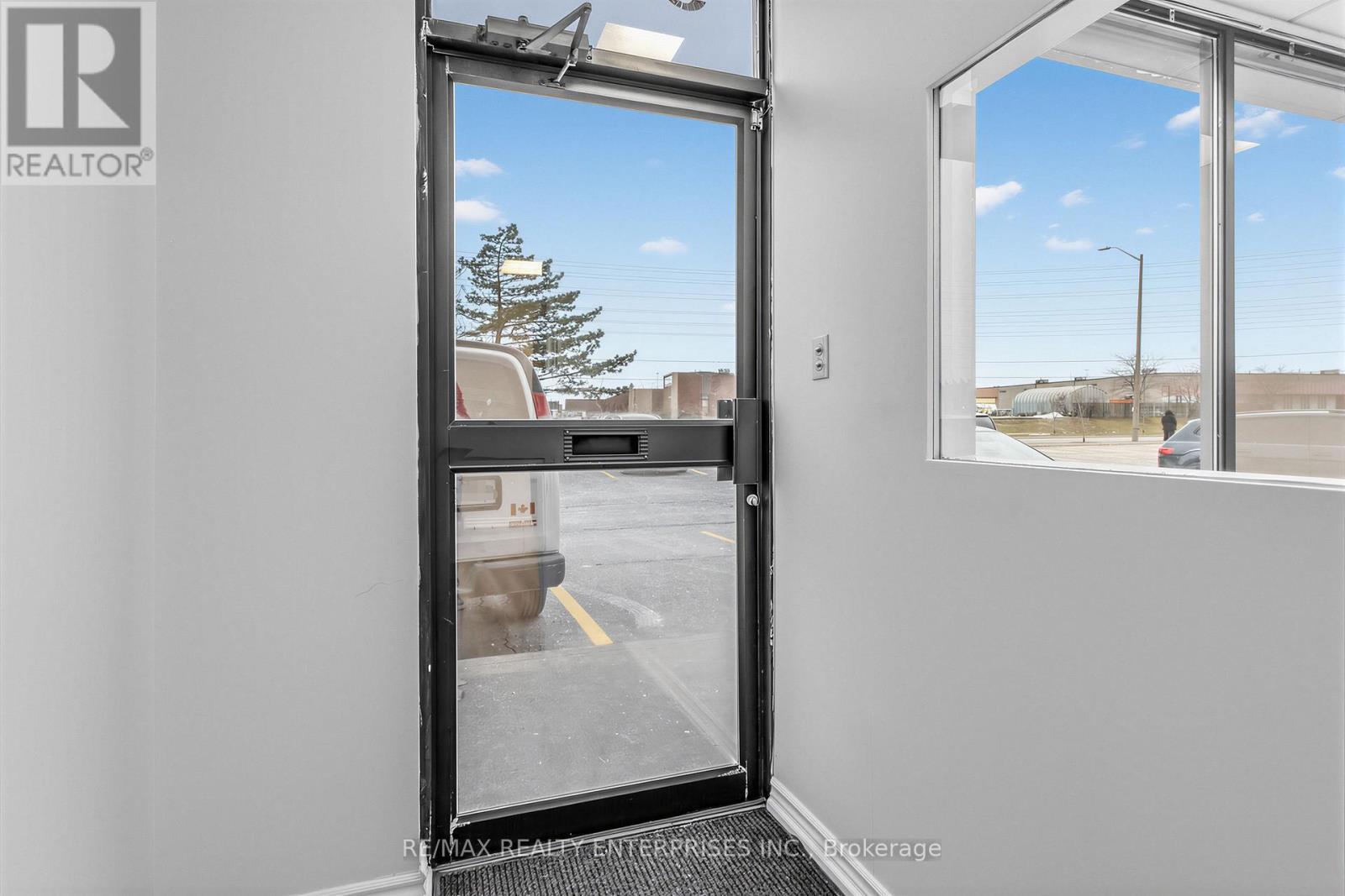 5135 Tomken Road, Mississauga, ON