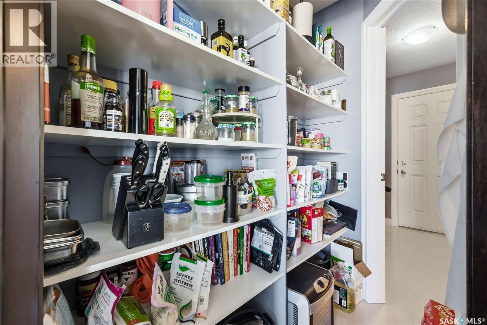 130 E Maple Avenue, Grand Coulee, SK - Indoor