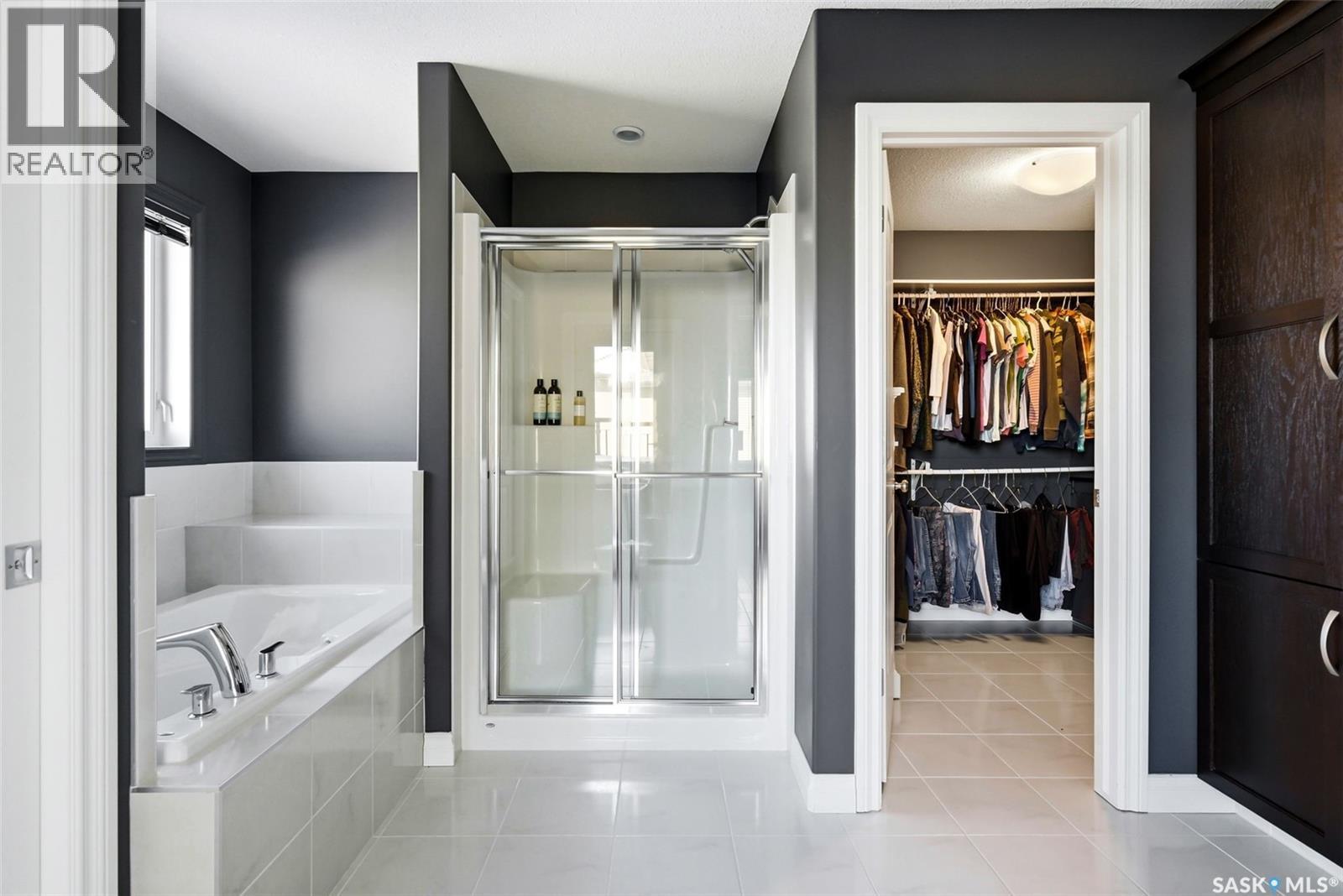 130 E Maple Avenue, Grand Coulee, SK - Indoor Photo Showing Bathroom