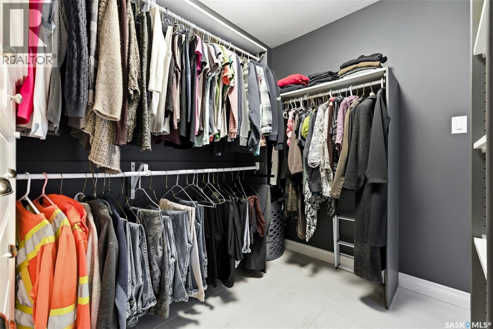 130 E Maple Avenue, Grand Coulee, SK - Indoor With Storage