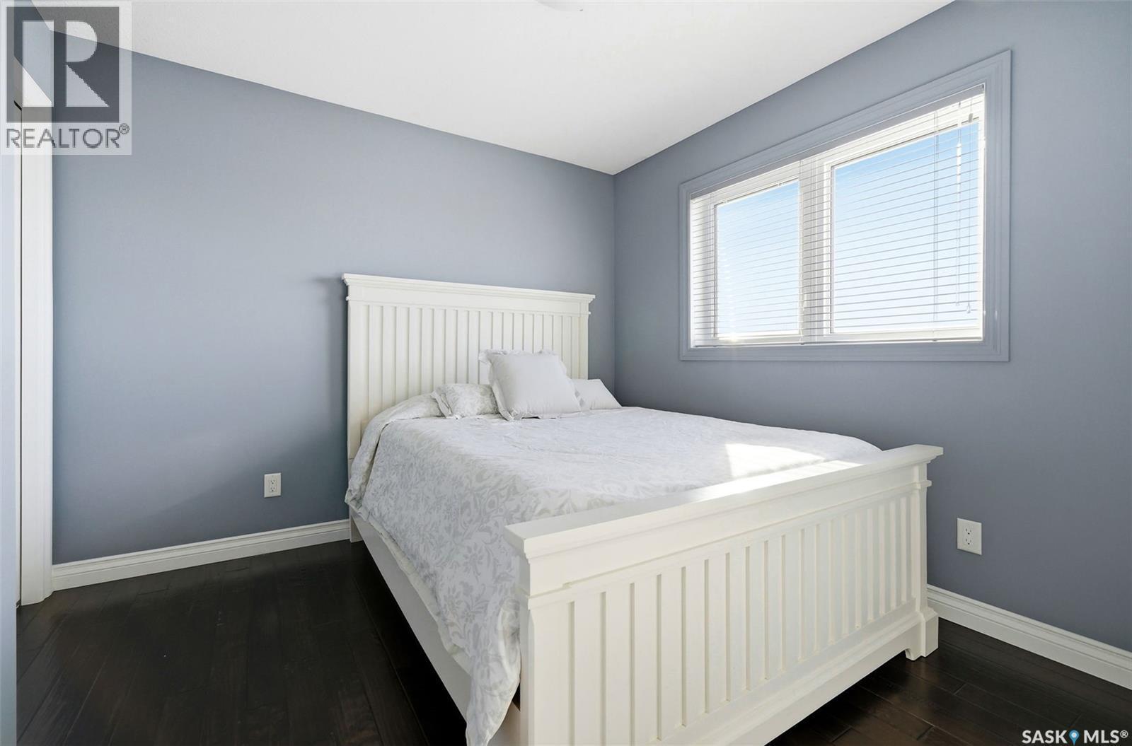 130 E Maple Avenue, Grand Coulee, SK - Indoor Photo Showing Bedroom