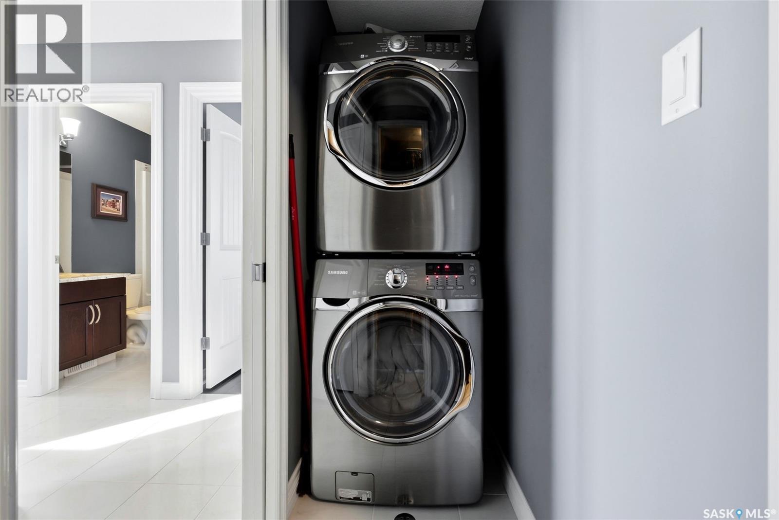 130 E Maple Avenue, Grand Coulee, SK - Indoor Photo Showing Laundry Room