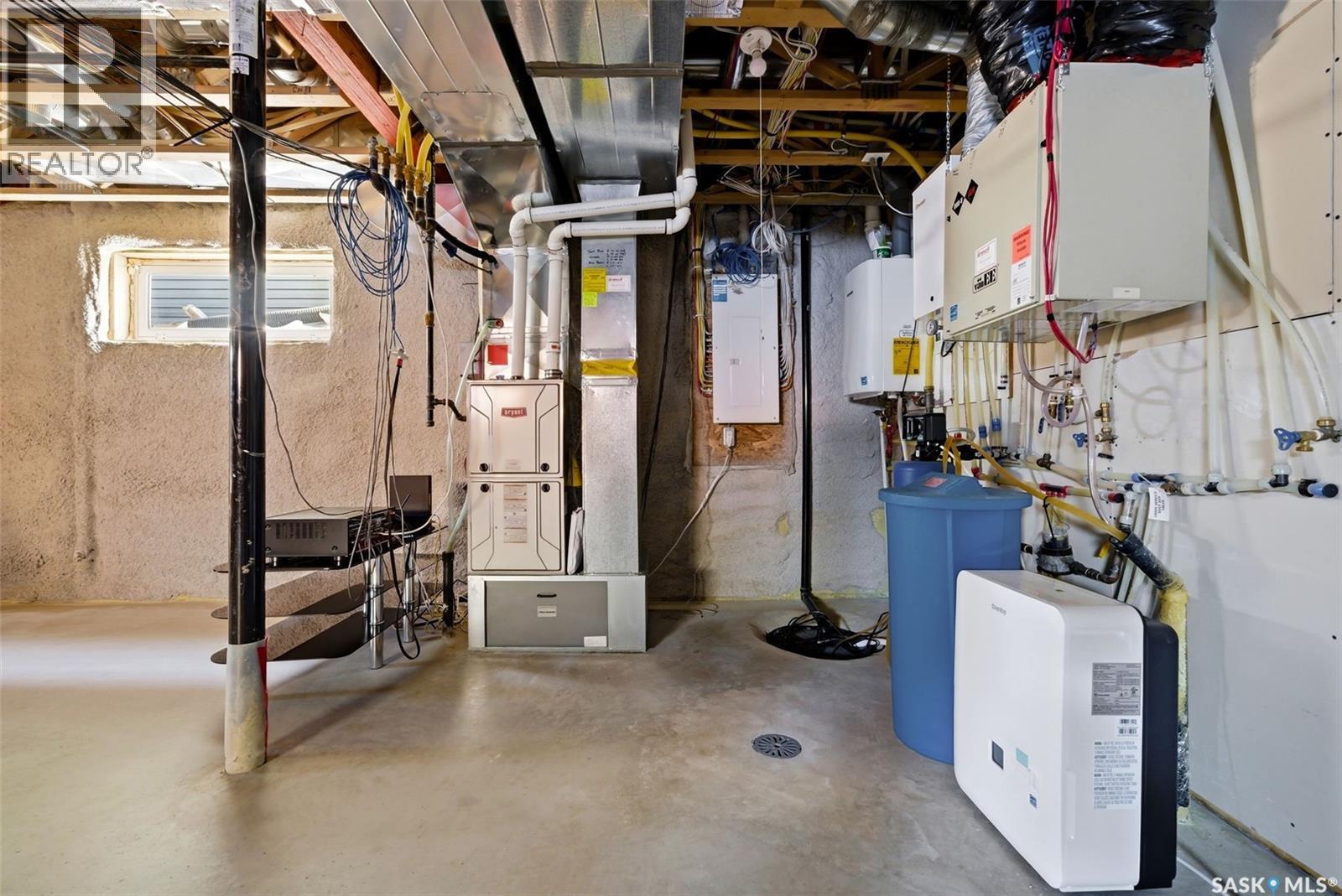130 E Maple Avenue, Grand Coulee, SK - Indoor Photo Showing Basement