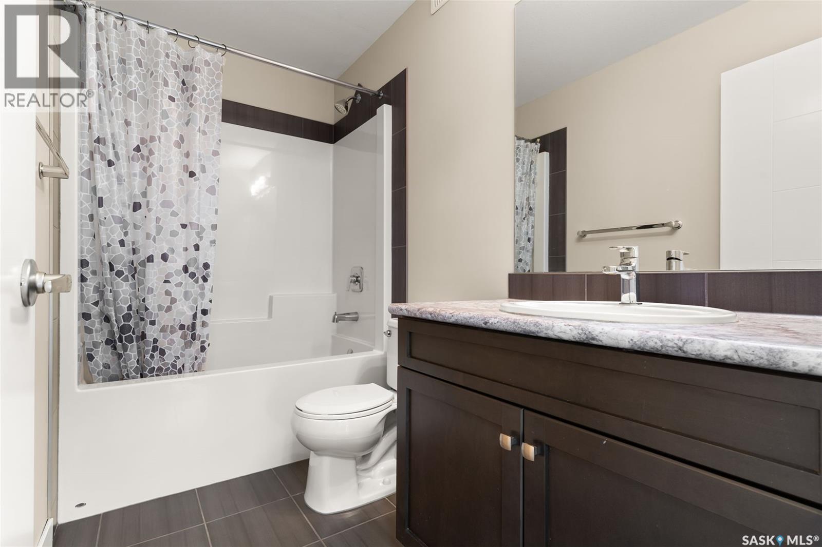 3523 Green Turtle Road, Regina, SK - Indoor Photo Showing Bathroom