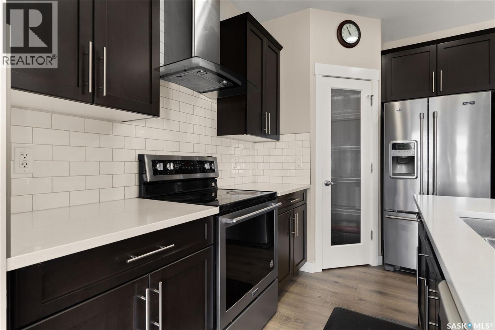 3523 Green Turtle Road, Regina, SK - Indoor Photo Showing Kitchen With Stainless Steel Kitchen With Upgraded Kitchen