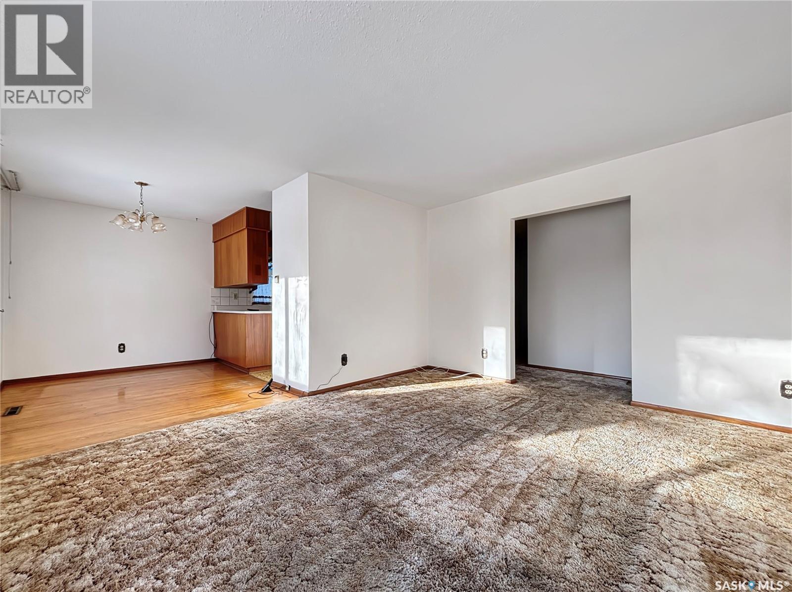 27 Walker Crescent, Saskatoon, SK - Indoor Photo Showing Other Room