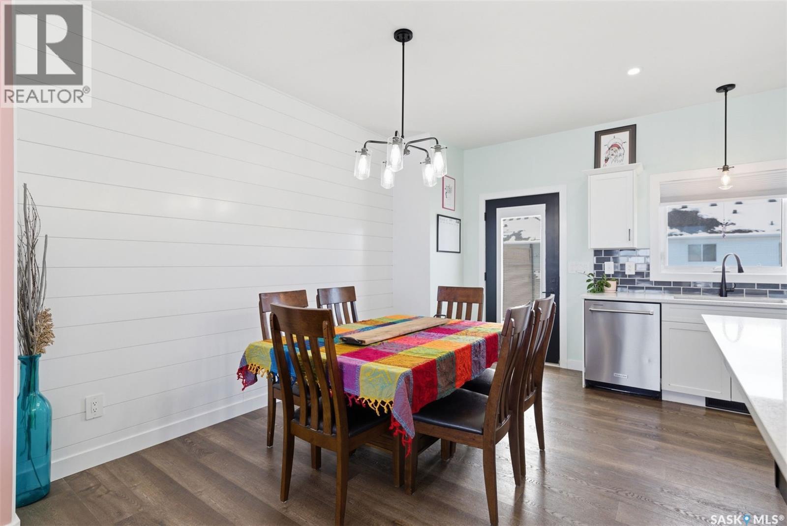 805 Weir Crescent, Warman, SK - Indoor