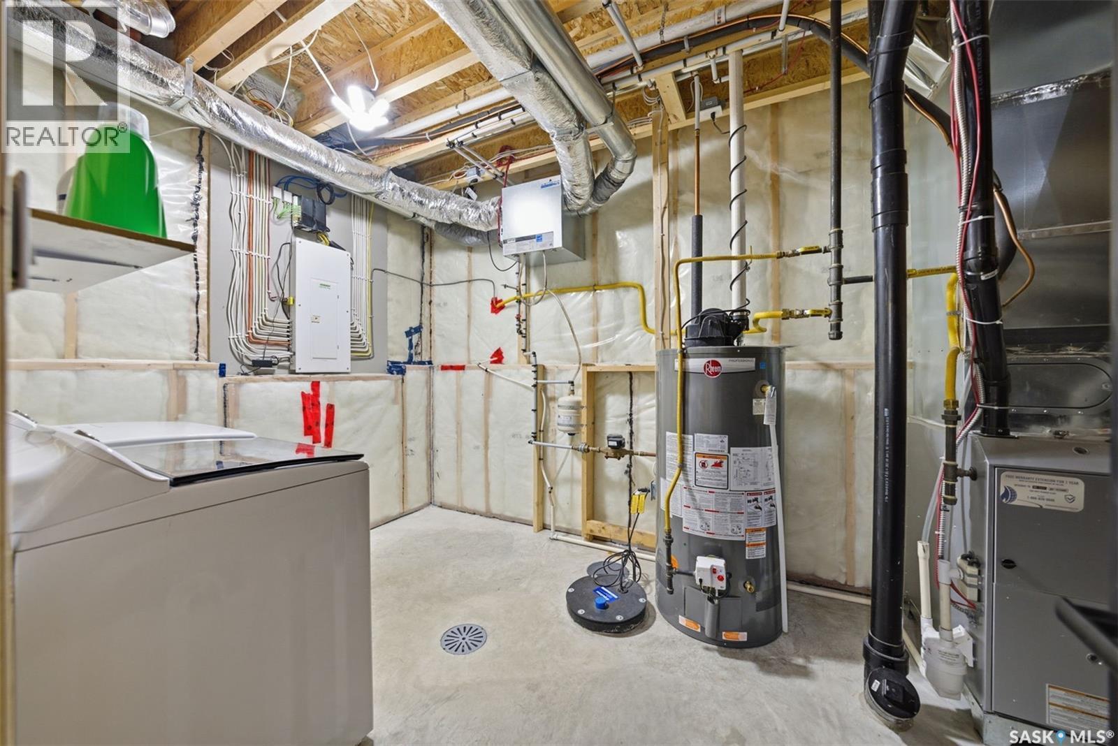 805 Weir Crescent, Warman, SK - Indoor Photo Showing Basement