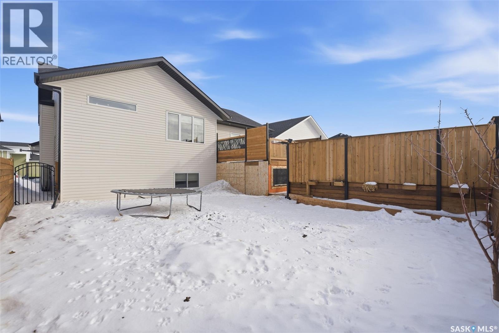 805 Weir Crescent, Warman, SK - Outdoor With Exterior
