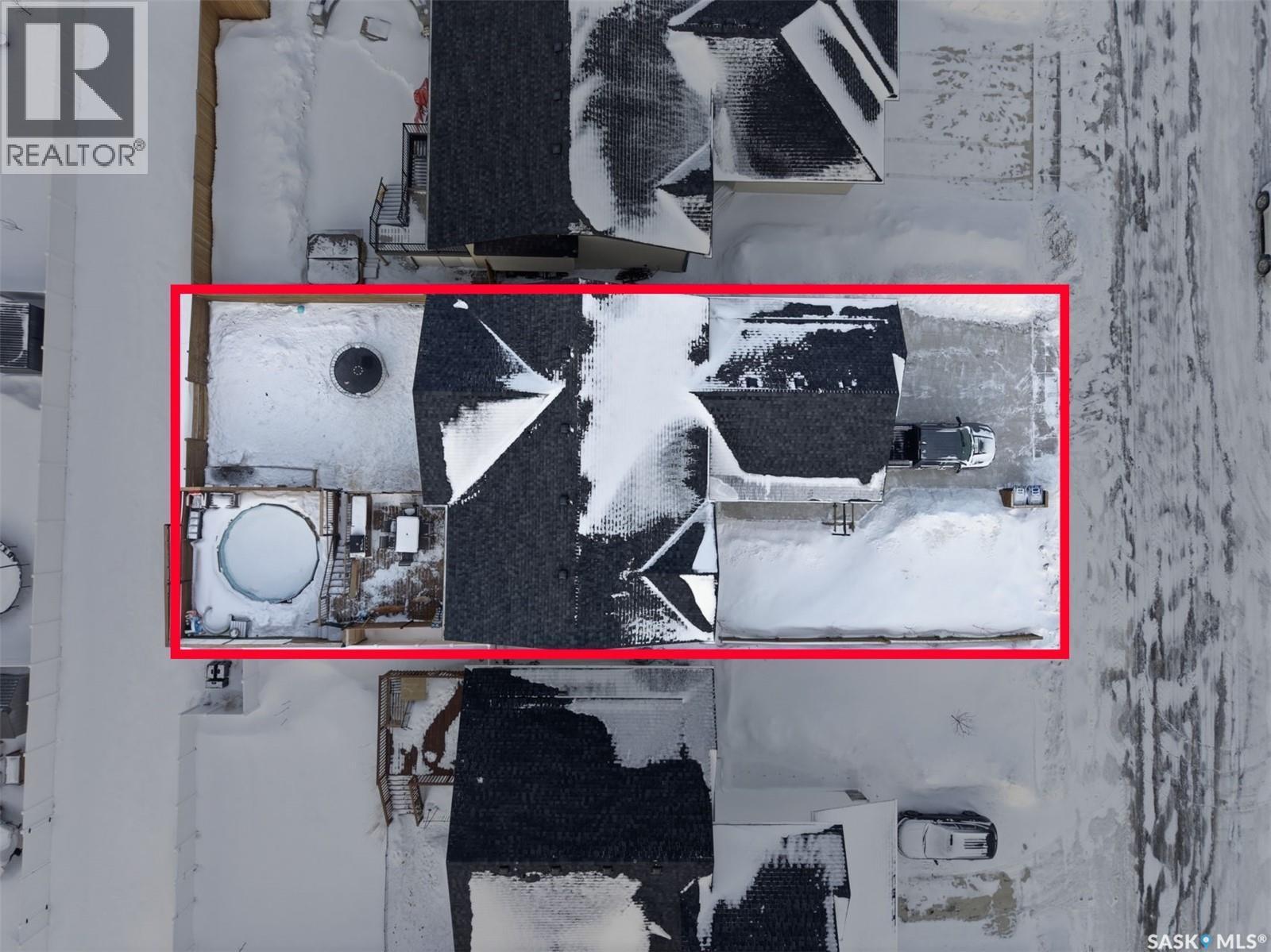 805 Weir Crescent, Warman, SK -