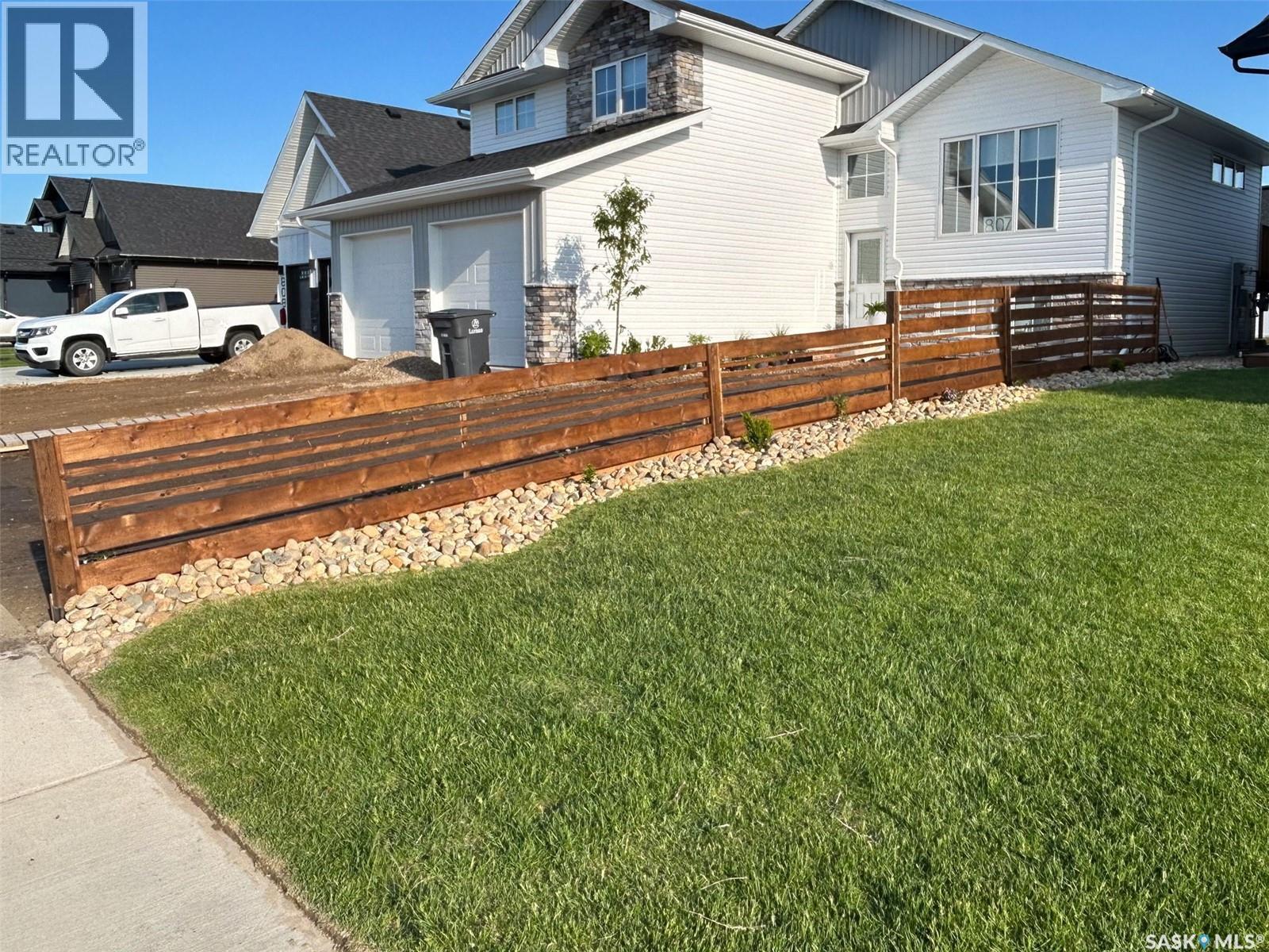 805 Weir Crescent, Warman, SK - Outdoor With Deck Patio Veranda