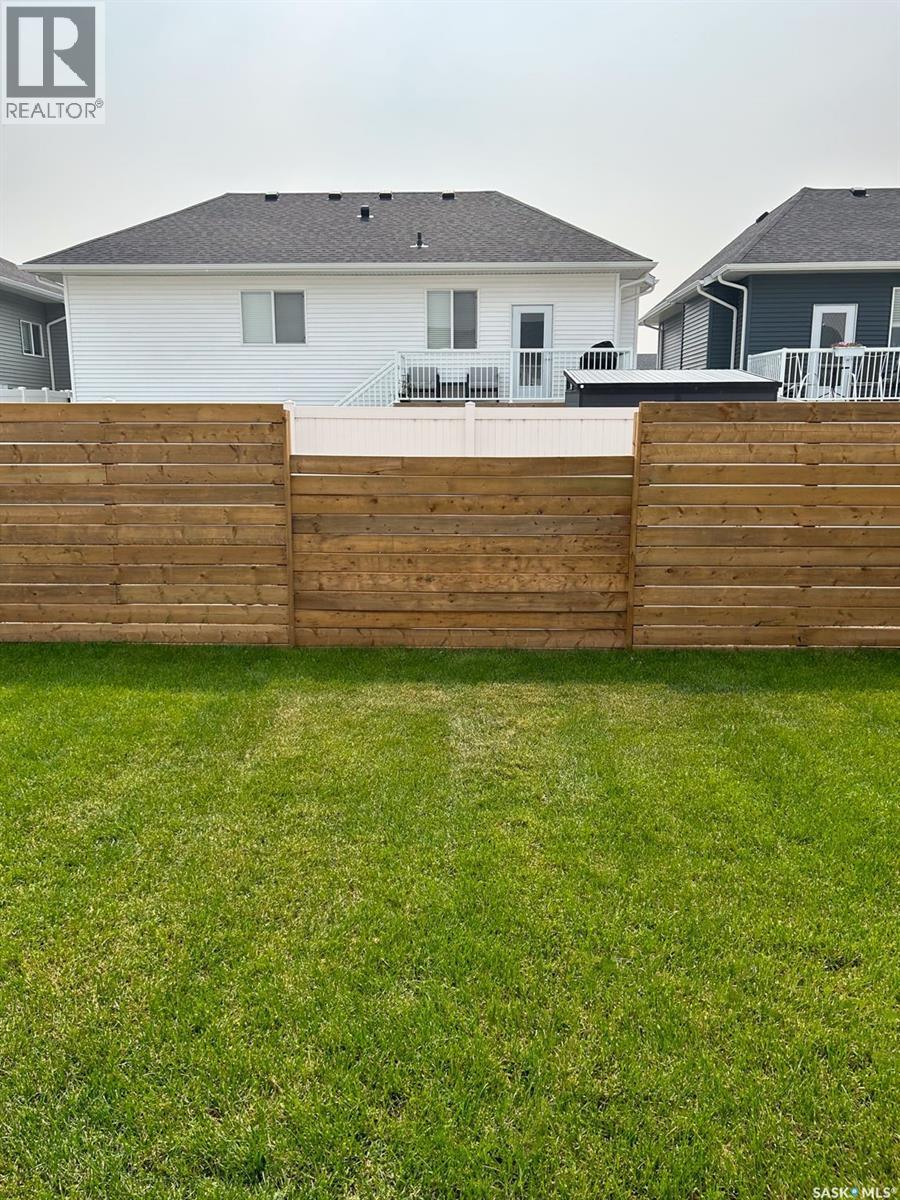 805 Weir Crescent, Warman, SK - Outdoor With Deck Patio Veranda