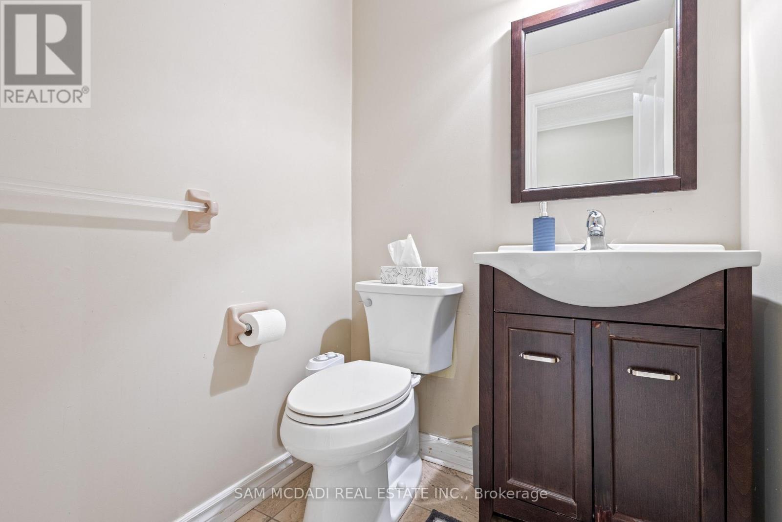 2492 Erin Centre Boulevard, Mississauga, ON - Indoor Photo Showing Bathroom