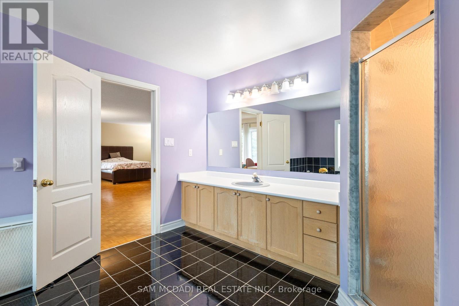 2492 Erin Centre Boulevard, Mississauga, ON - Indoor Photo Showing Bathroom