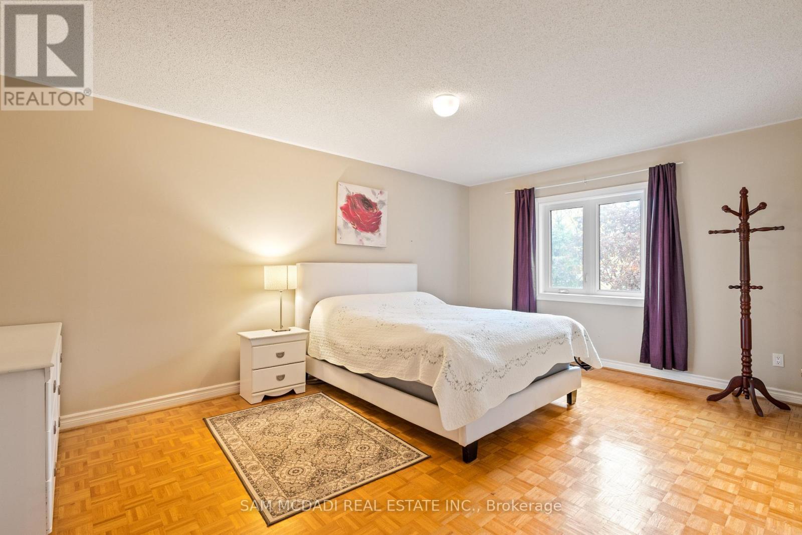 2492 Erin Centre Boulevard, Mississauga, ON - Indoor Photo Showing Bedroom