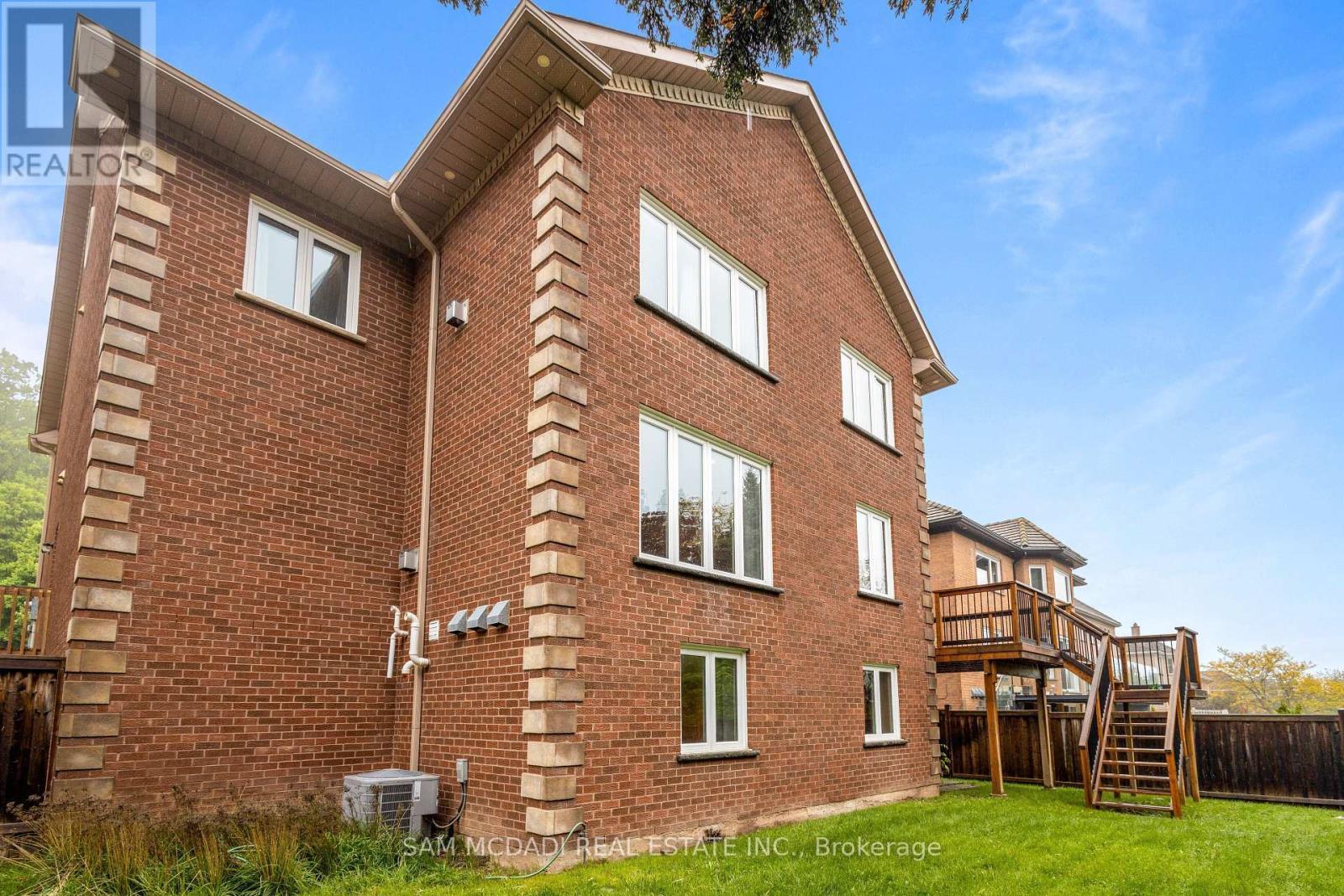 2492 Erin Centre Boulevard, Mississauga, ON - Outdoor With Exterior