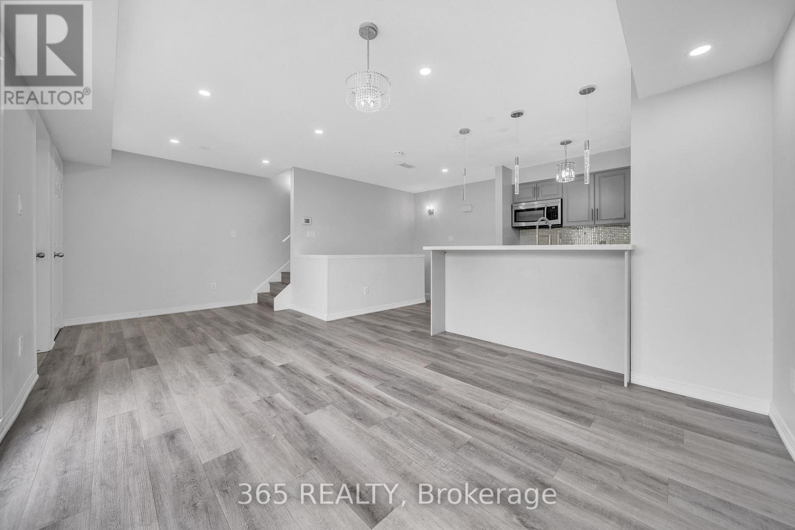 4D - 45 Cedarhill Crescent, Kitchener, ON - Indoor Photo Showing Kitchen