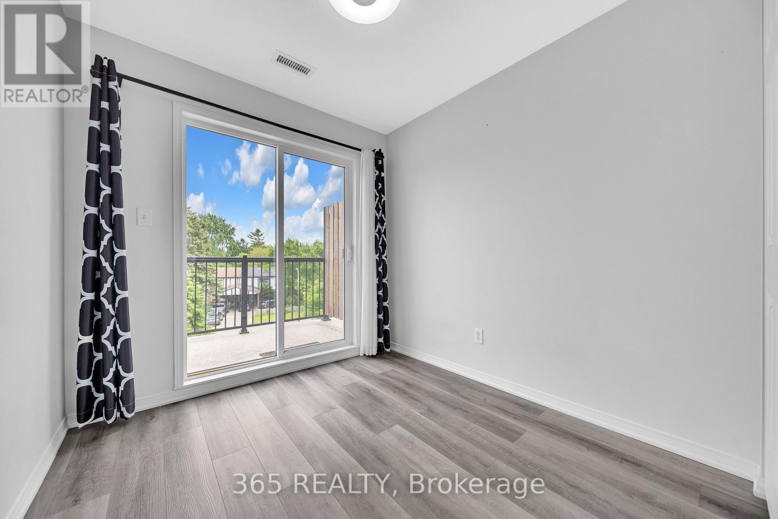 4D - 45 Cedarhill Crescent, Kitchener, ON - Indoor Photo Showing Other Room