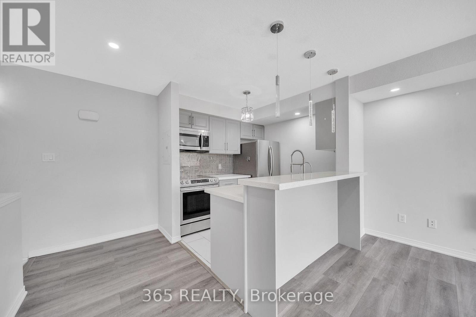 4D - 45 Cedarhill Crescent, Kitchener, ON - Indoor Photo Showing Kitchen