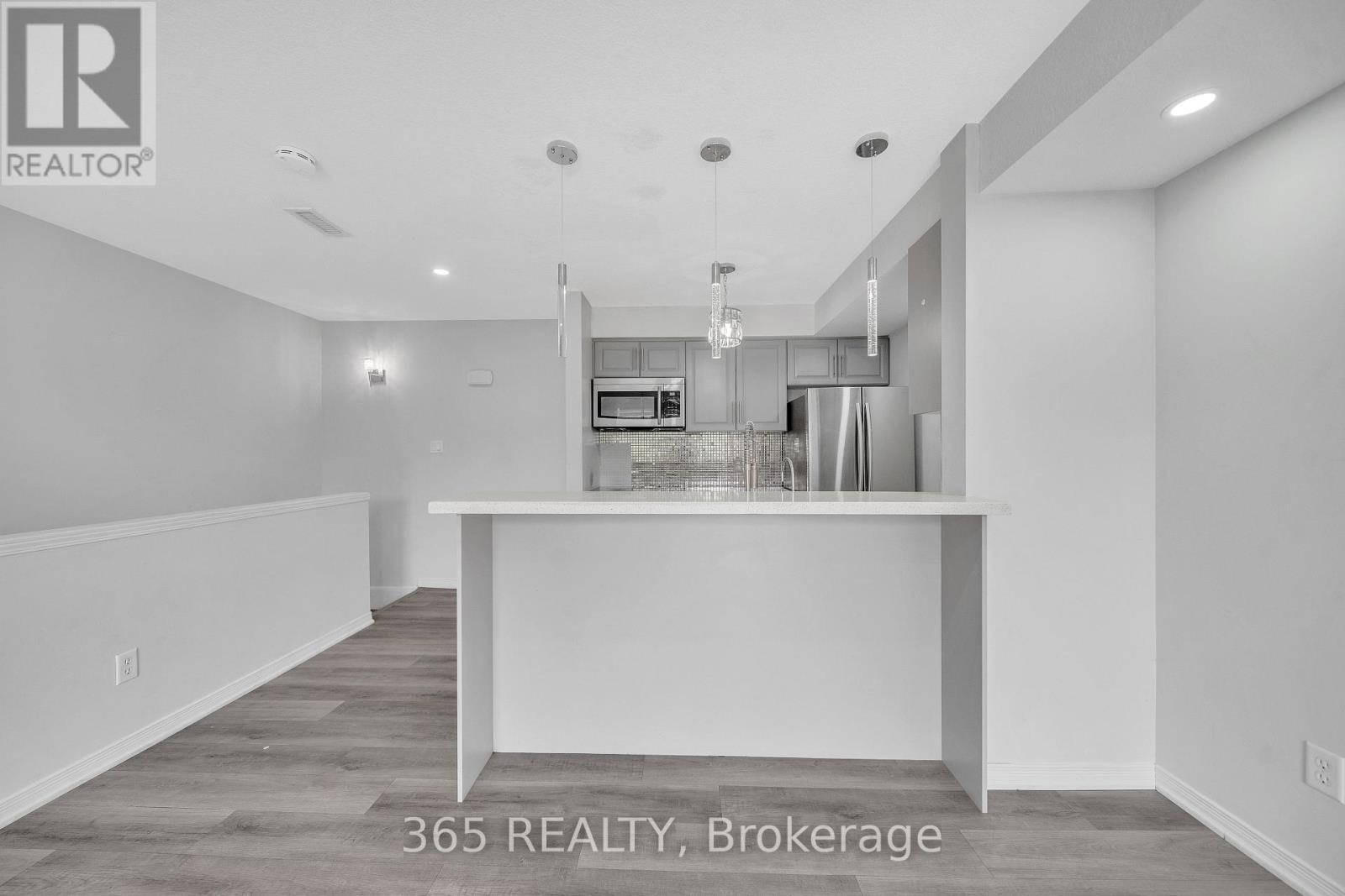 4D - 45 Cedarhill Crescent, Kitchener, ON - Indoor Photo Showing Kitchen