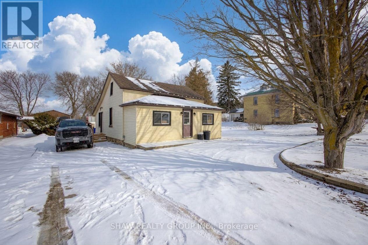 21 Main Street W, Mapleton, ON - Outdoor