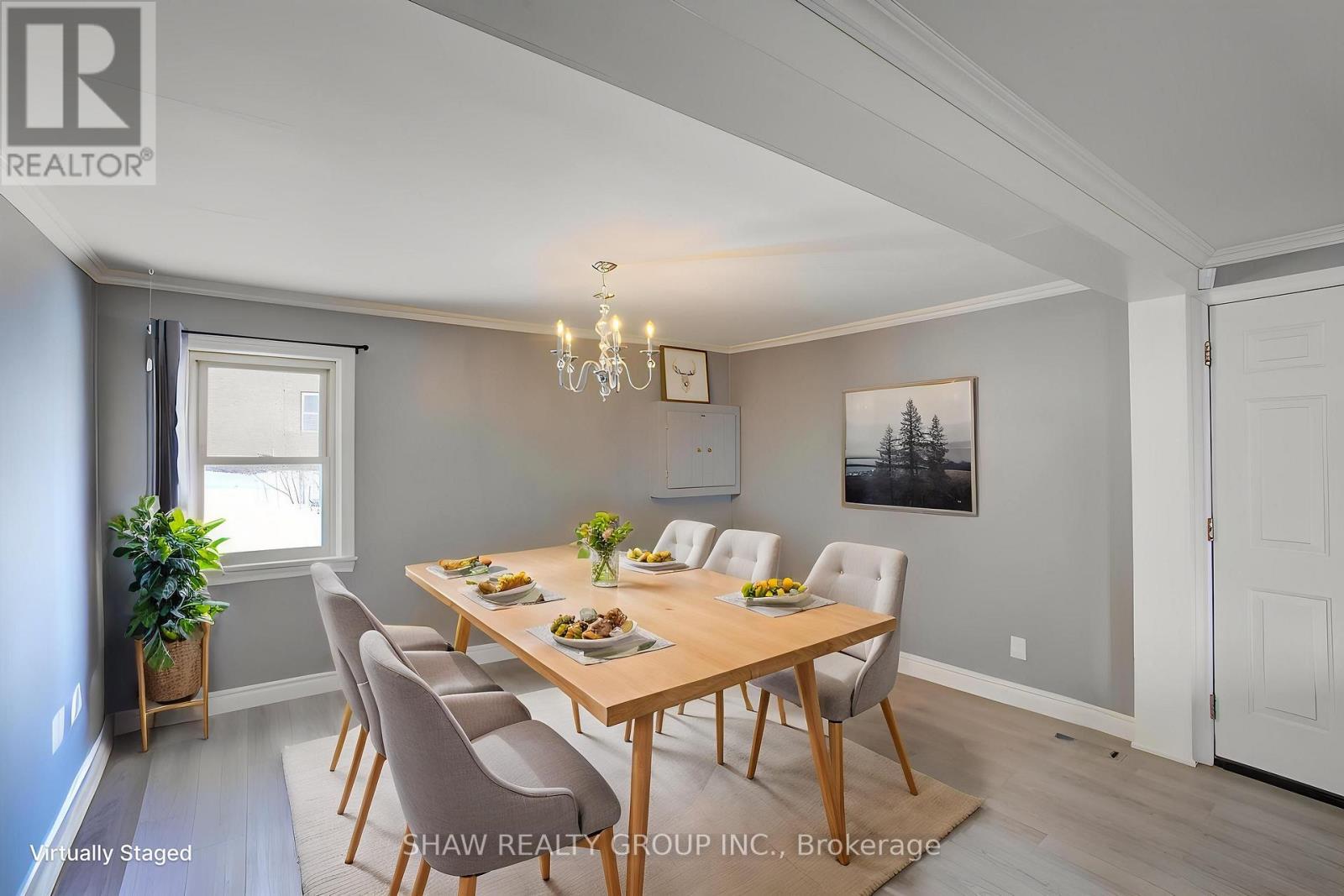 21 Main Street W, Mapleton, ON - Indoor Photo Showing Dining Room