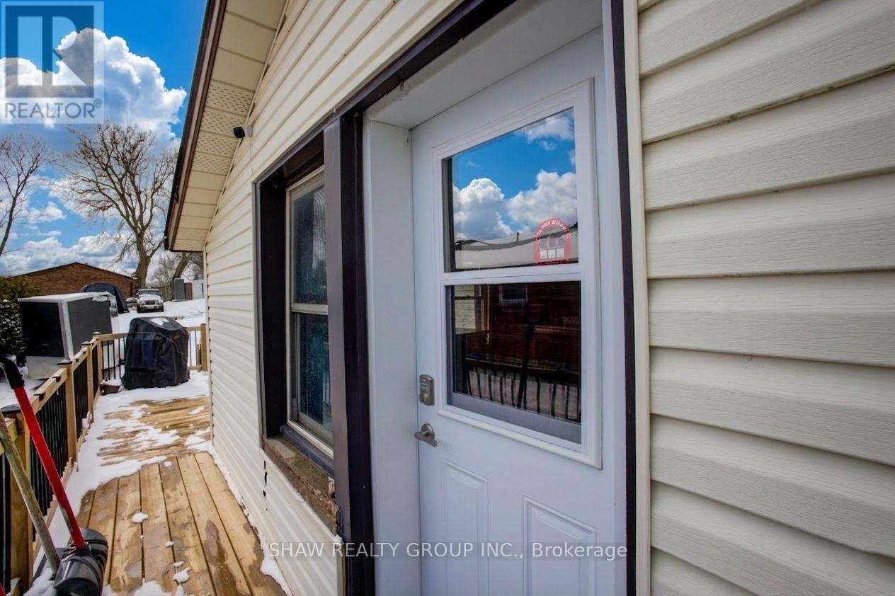 21 Main Street W, Mapleton, ON - Outdoor With Deck Patio Veranda With Exterior