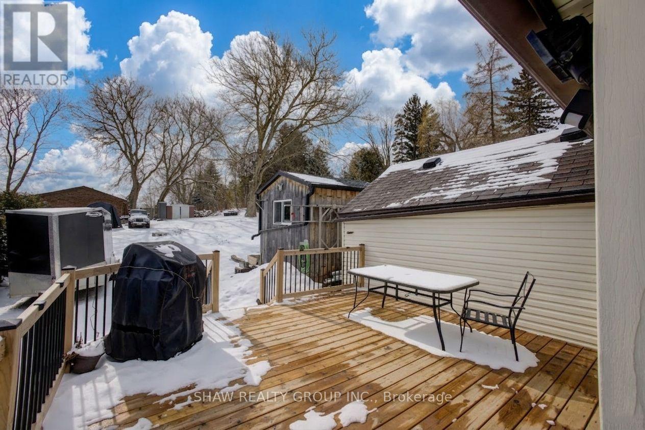 21 Main Street W, Mapleton, ON - Outdoor With Deck Patio Veranda With Exterior