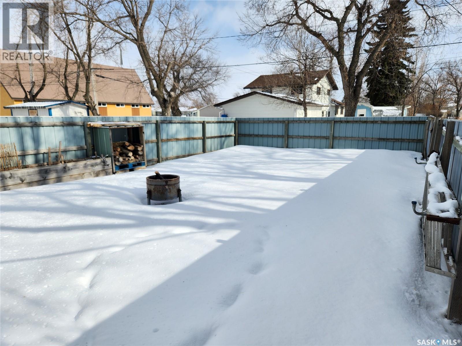 304 Second Avenue E, Lampman, SK