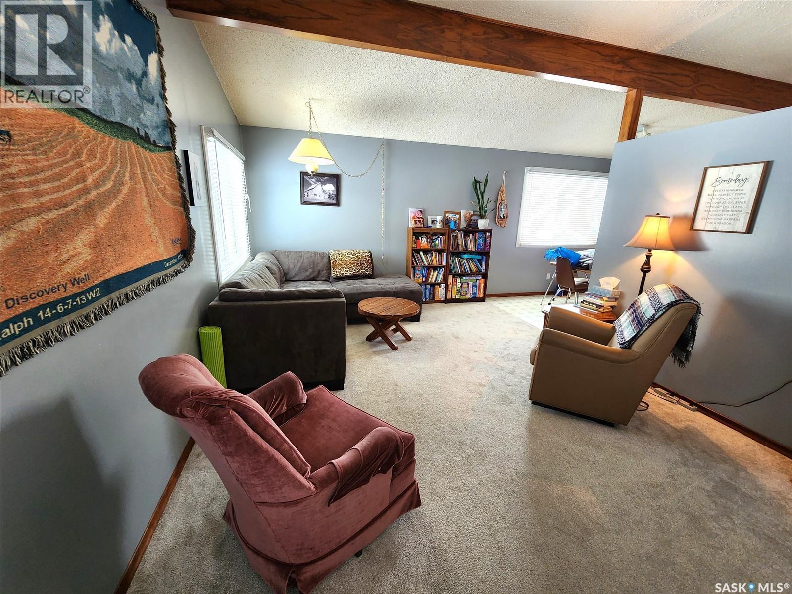 304 Second Avenue E, Lampman, SK - Indoor
