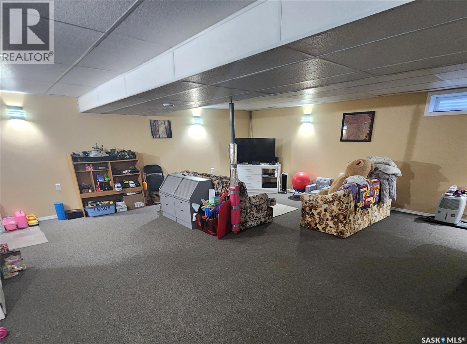 304 Second Avenue E, Lampman, SK - Indoor Photo Showing Basement