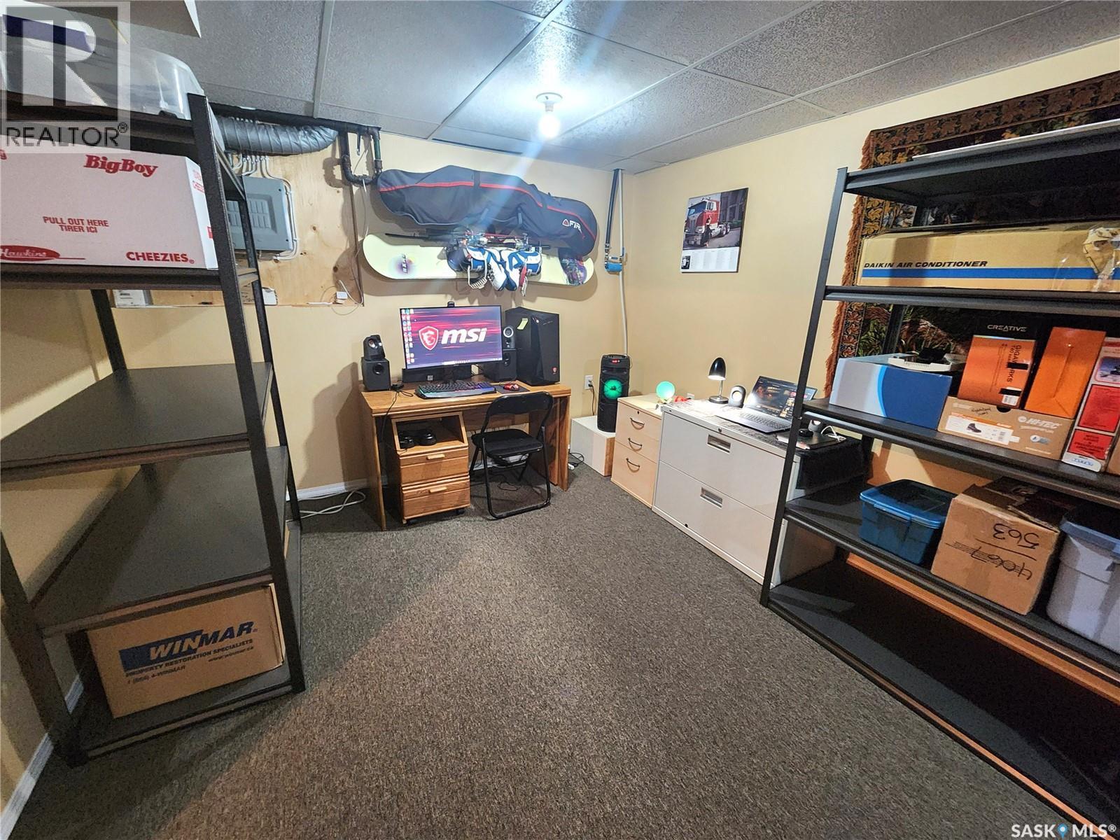 304 Second Avenue E, Lampman, SK - Indoor