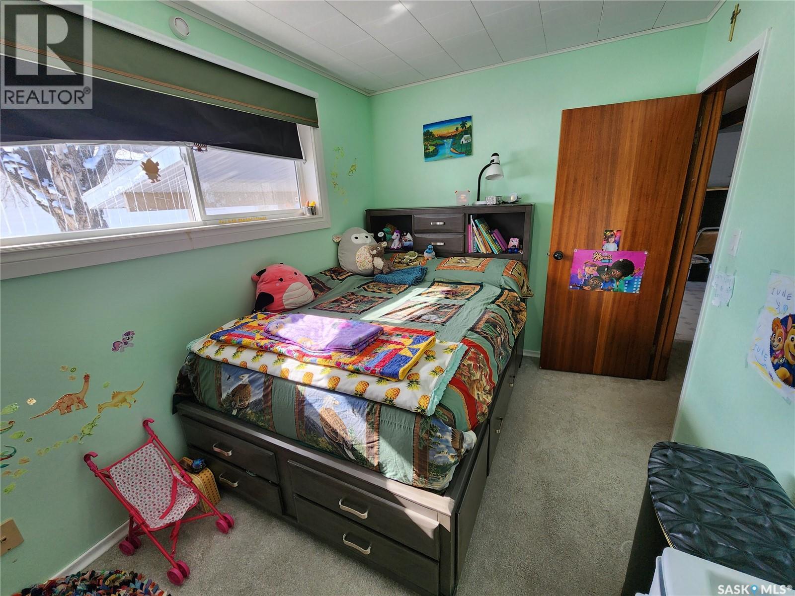 304 Second Avenue E, Lampman, SK - Indoor Photo Showing Bedroom