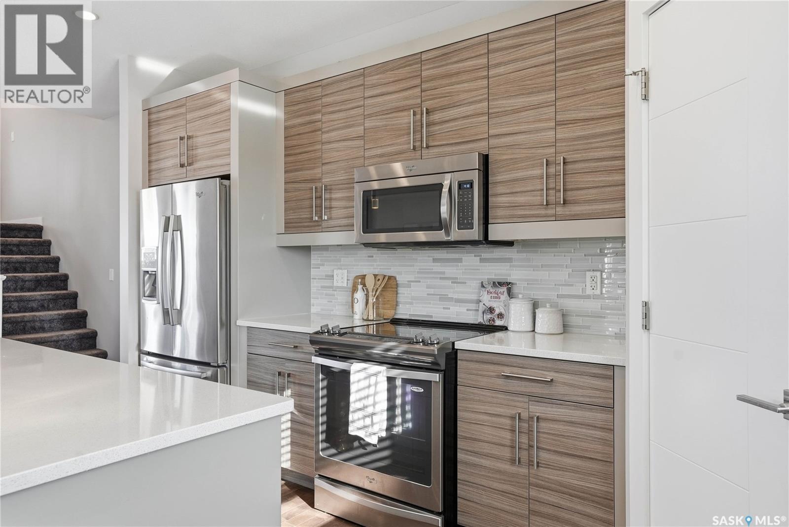 418 Teal Lane, Saskatoon, SK - Indoor Photo Showing Kitchen With Stainless Steel Kitchen With Upgraded Kitchen