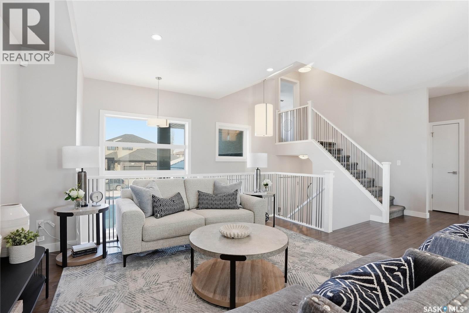 418 Teal Lane, Saskatoon, SK - Indoor Photo Showing Living Room