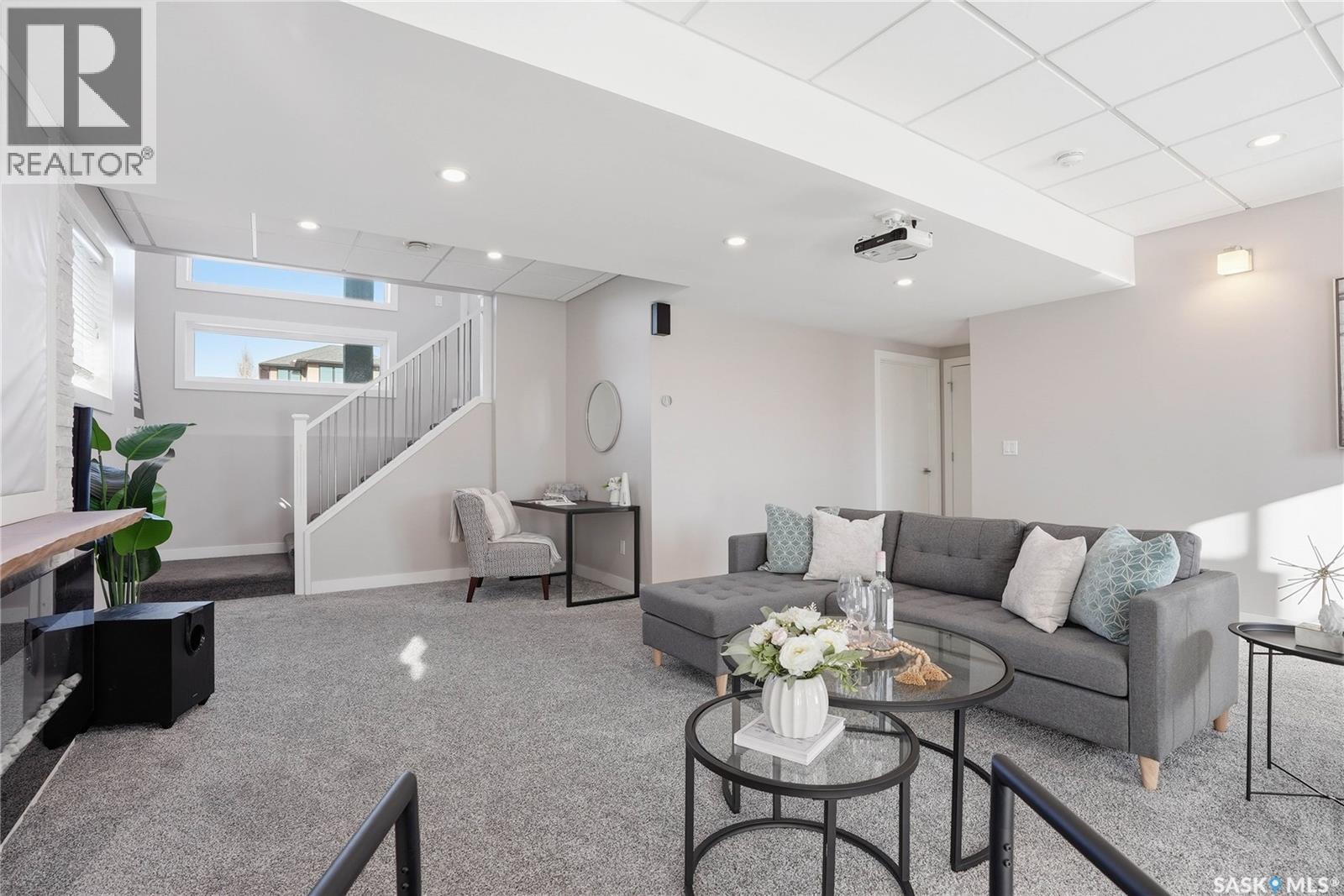 418 Teal Lane, Saskatoon, SK - Indoor Photo Showing Living Room