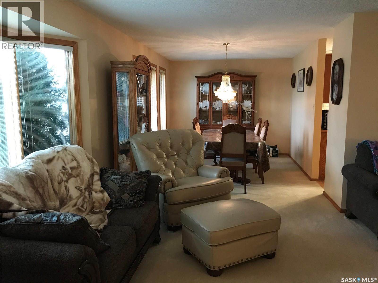 219 3Rd Street E, Odessa, SK - Indoor Photo Showing Living Room