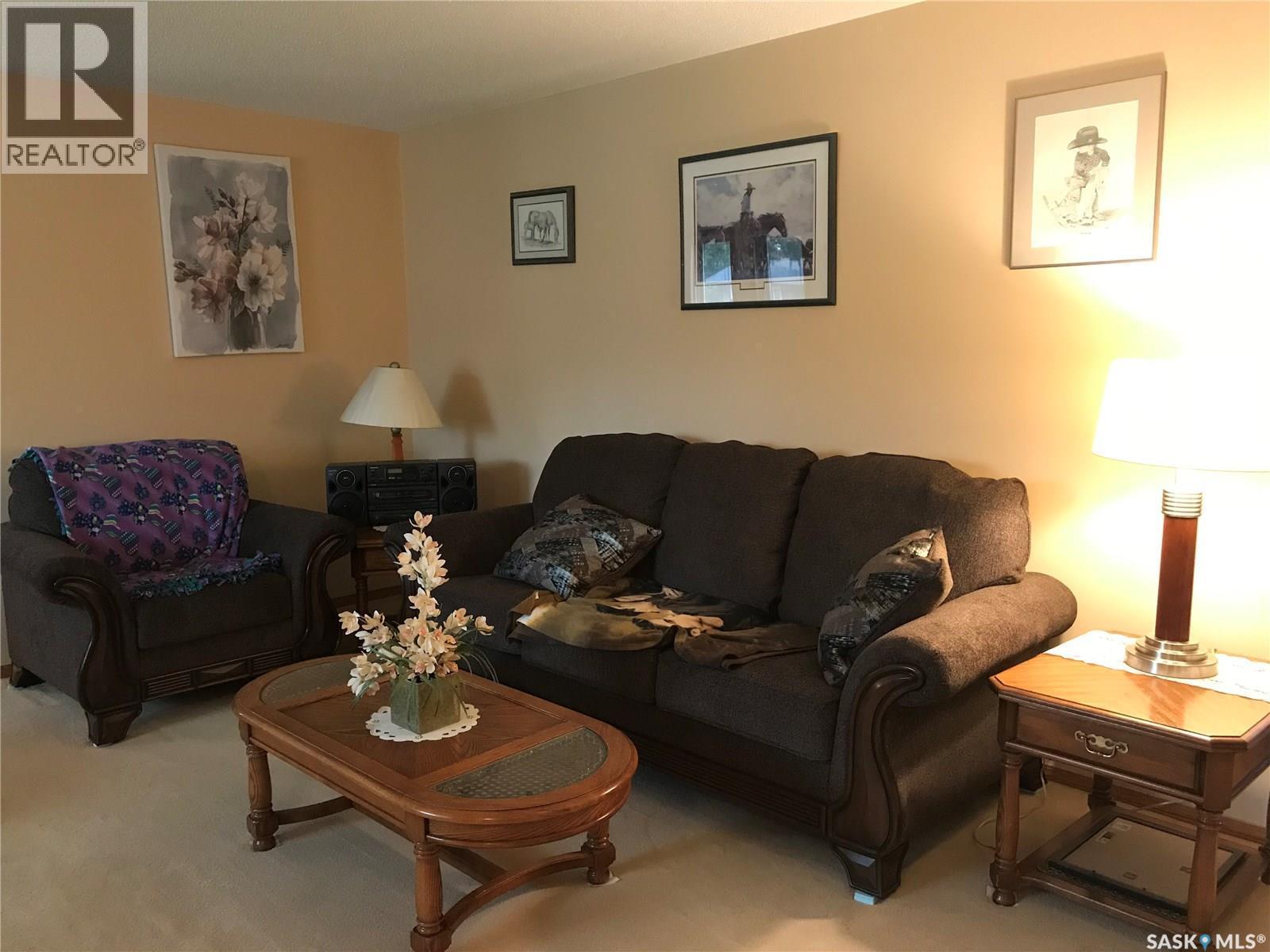219 3Rd Street E, Odessa, SK - Indoor Photo Showing Living Room
