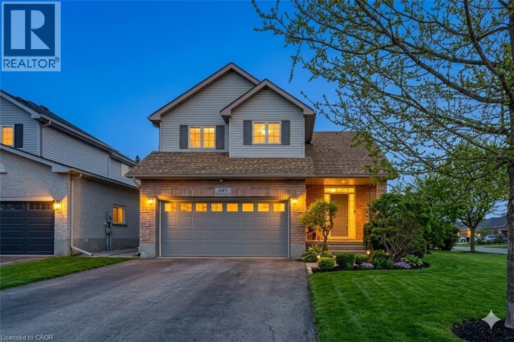 685 Coldstream Drive, Waterloo, ON - Outdoor