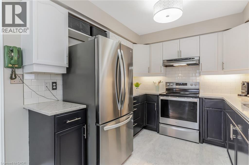 685 Coldstream Drive, Waterloo, ON - Indoor Photo Showing Kitchen