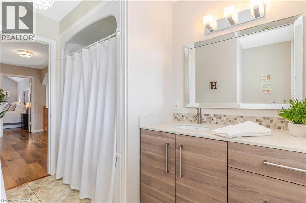 685 Coldstream Drive, Waterloo, ON - Indoor Photo Showing Bathroom