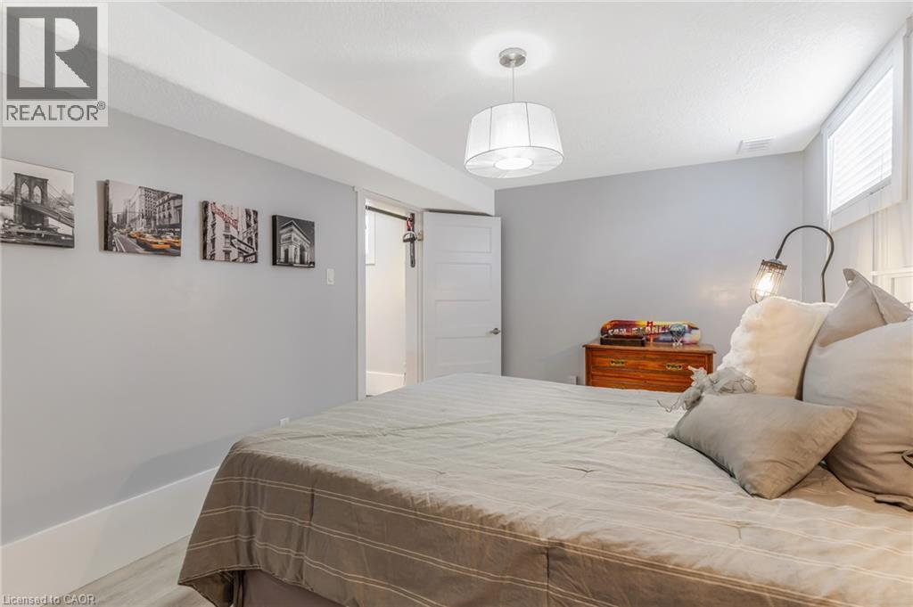 685 Coldstream Drive, Waterloo, ON - Indoor Photo Showing Bedroom