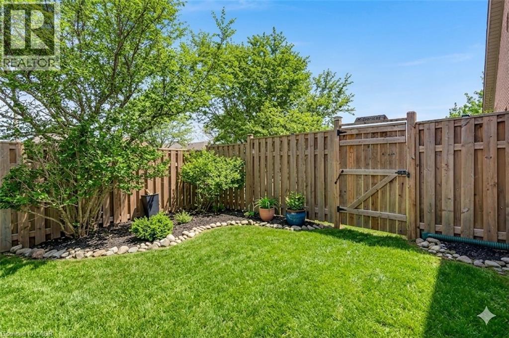 685 Coldstream Drive, Waterloo, ON - Outdoor