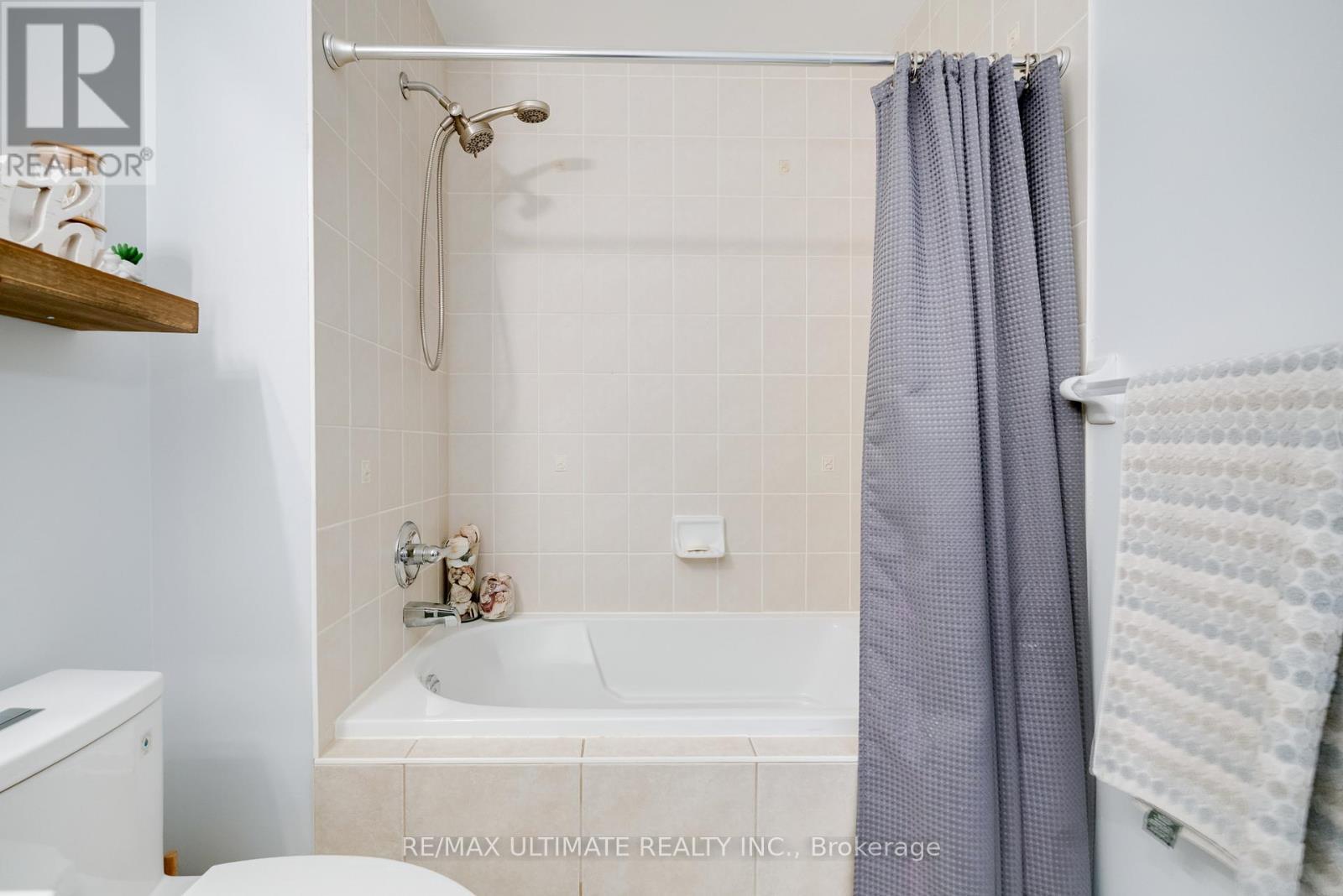 10 Torah Gate, Vaughan, ON - Indoor Photo Showing Bathroom