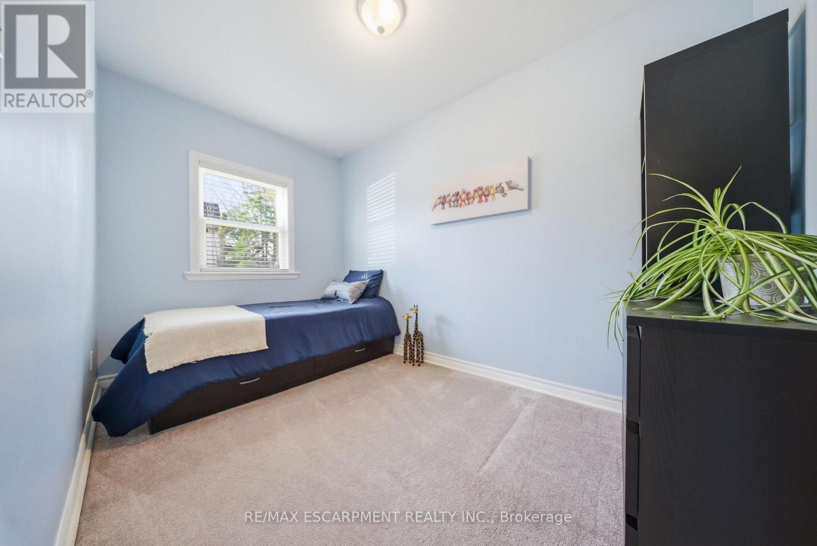 2nd bedroom - 36 Queensdale Avenue W, Hamilton, ON - Indoor Photo Showing Bedroom