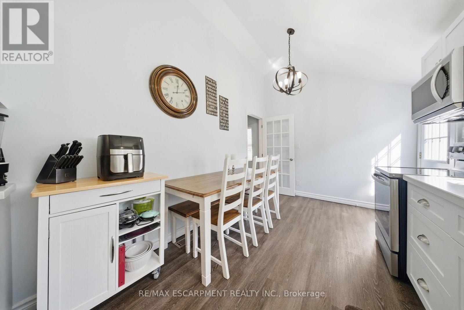 room for dining table with seating for 8 - 36 Queensdale Avenue W, Hamilton, ON - Indoor