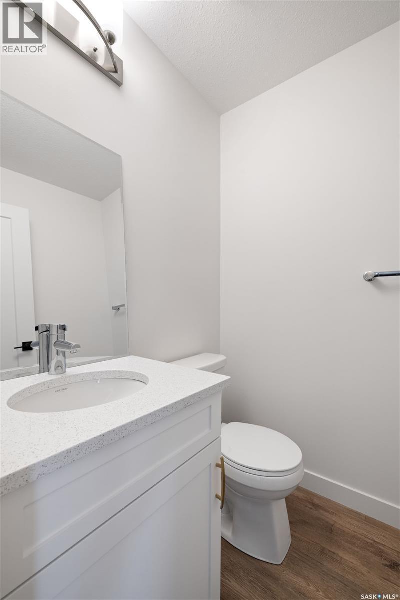 75 3Rd Avenue, Lumsden, SK - Indoor Photo Showing Bathroom